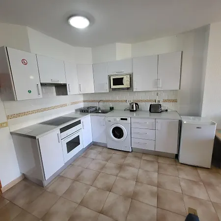 Apartment Castle Harbour 7 *