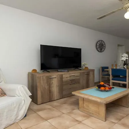 Castle Harbour 7 Apartman