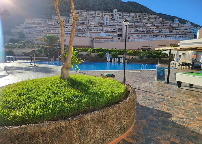 Apartment Castle Harbour 7 *